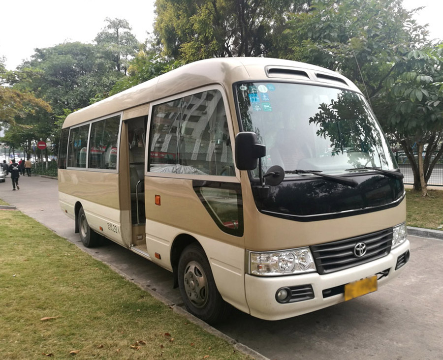 佛山禪城商務(wù)租車(chē)服務(wù)，22座豐田考斯特商務(wù)車(chē)是明智之選！
